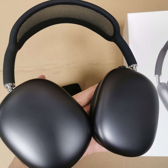 Airpods max - Picture 3 of 5